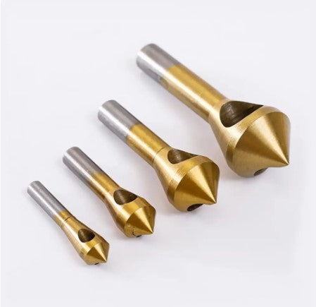 Outil de chanfreinage avec revêtement en titane